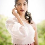 Pooja Hegde Profile, Age, Height, Boyfriend, Family, Biography and More pooja hegde bio